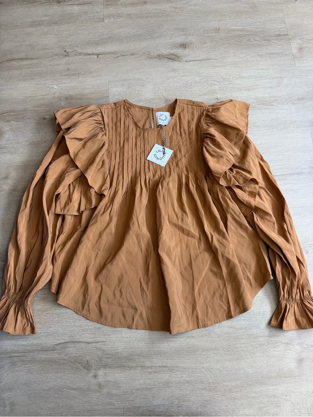LILI SIDONIO long sleeve ruffled blouse SZ L NWT - Picture 3 of 7